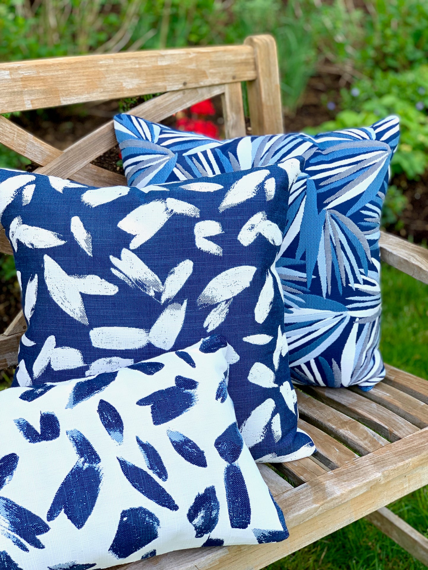 Breezy Outdoor Pillow - Lapis